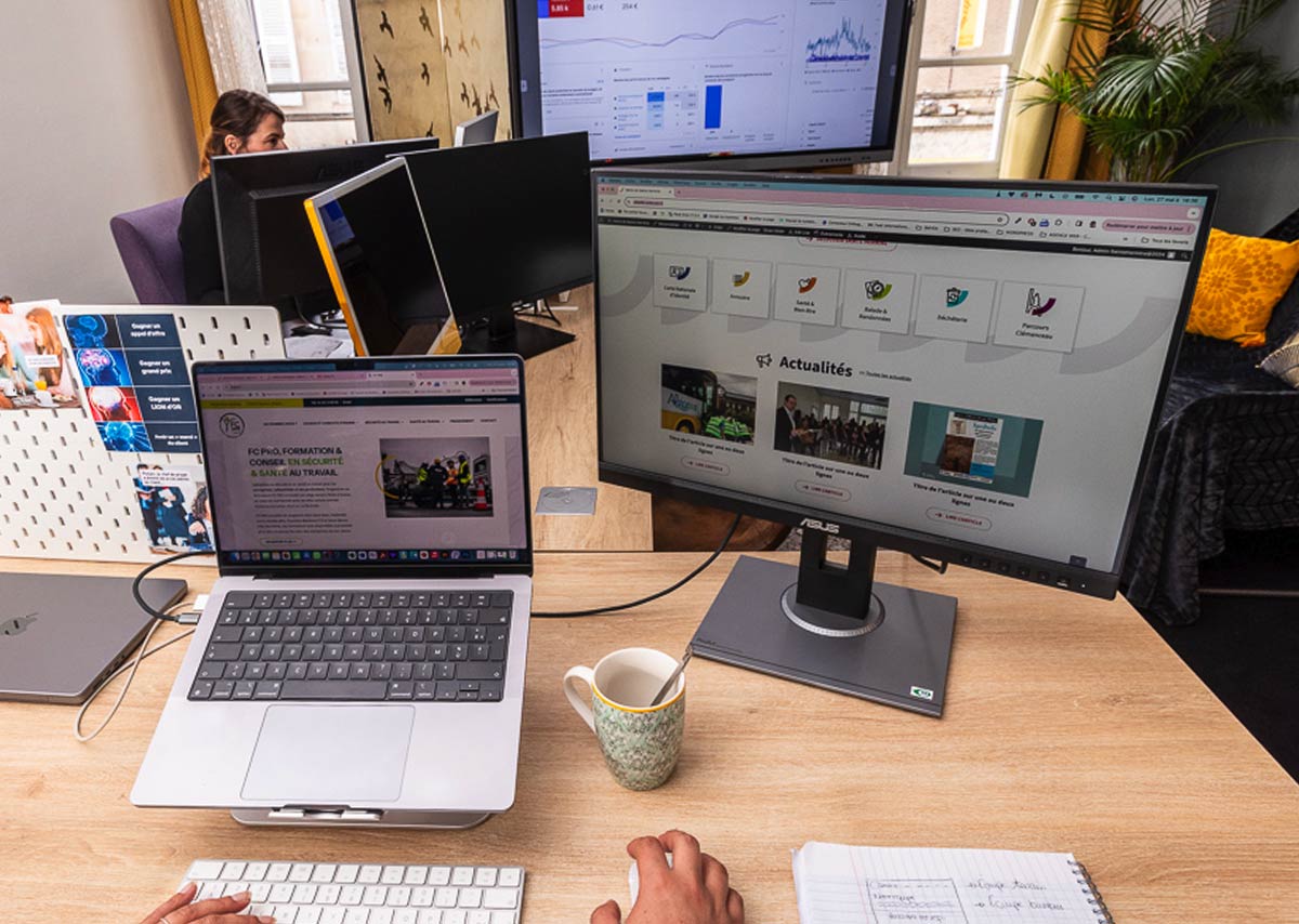 1-Creation-dun-site-web-au-sei-des-locaux-de-lagence-Kafecom